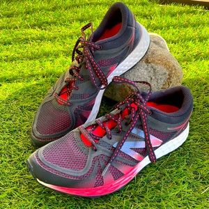 New balance women’s fresh foam, trainers size 7 gray pink white sneakers trainer